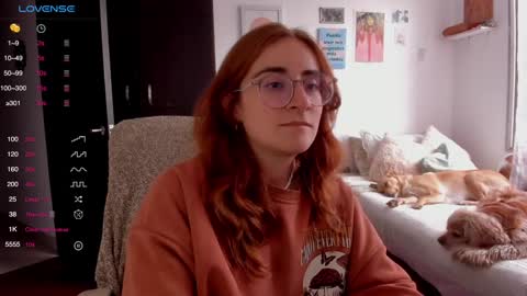 Snapshot of linda_giggle chatting on December 13, 9:51 pm Giggles online show from December 13, 9:51 pm