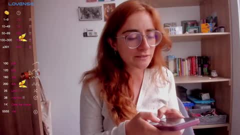 Snapshot of linda_giggle chatting on February 11, 3:08 pm Giggles online show from February 11, 3:08 pm