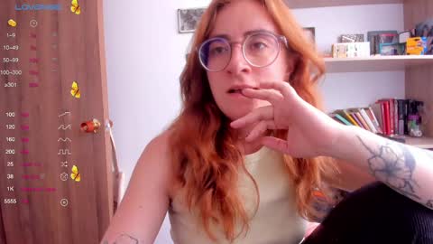 Snapshot of linda_giggle chatting on February 28, 5:26 pm Giggles online show from February 28, 5:26 pm