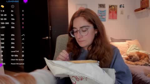 Snapshot of linda_giggle chatting on December 5, 11:12 pm Giggles online show from December 5, 11:12 pm