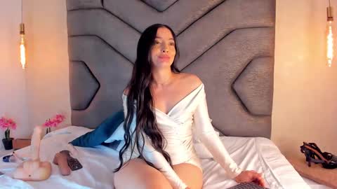 Linda Saenz online show from March 1, 3:38 pm