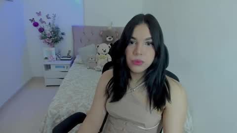 Snapshot of linda_zaam8386 chatting on February 17, 4:17 pm online show from February 17, 4:17 pm