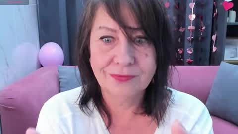 Snapshot of lindahottie chatting on February 15, 8:33 am Linda online show from February 15, 8:33 am