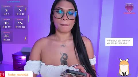 L I N D S A Y  online show from September 18, 5:39 pm