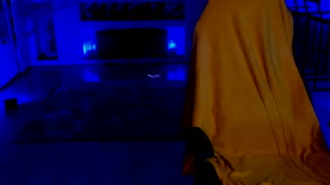 Snapshot of lisa_elfy chatting on February 8, 5:40 am lisa_elfy online show from February 8, 5:40 am