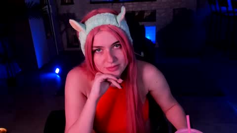 Snapshot of lisa_elfy chatting on February 14, 5:19 am lisa_elfy online show from February 14, 5:19 am