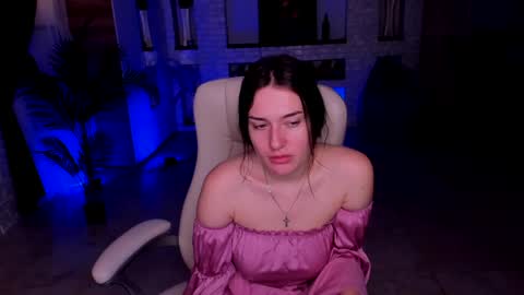 Snapshot of lisa_elfy chatting on January 13, 6:49 am lisa_elfy online show from January 13, 6:49 am