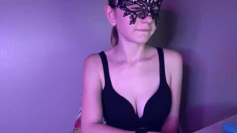 Lisa online show from September 12, 5:37 pm