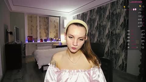 Snapshot of little_birdy chatting on December 27, 8:28 pm Birdy online show from December 27, 8:28 pm