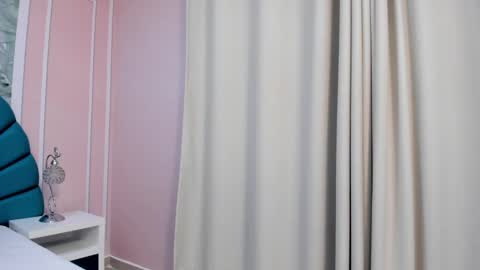 Snapshot of little_doll_4u chatting on February 24, 10:15 am ANNI online show from February 24, 10:15 am