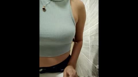 Snapshot of little_doll_4u chatting on March 1, 10:02 am ANNI online show from March 1, 10:02 am