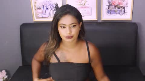 Snapshot of littleindianmilf chatting on January 9, 8:45 am littleindianmilf online show from January 9, 8:45 am
