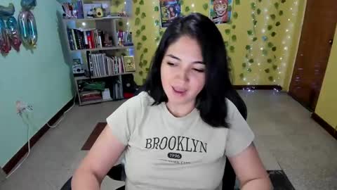 Snapshot of littleprety6969 chatting on January 13, 4:28 am Mia Wednesday to Sunday 730 am to 1030 am Colombian Hour D online show from January 13, 4:28 am