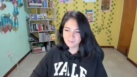 Snapshot of littleprety6969 chatting on February 10, 3:53 pm Mia Wednesday to Sunday 730 am to 1030 am Colombian Hour D online show from February 10, 3:53 pm