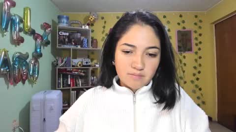 Snapshot of littleprety6969 chatting on December 23, 4:01 am Mia Wednesday to Sunday 730 am to 1030 am Colombian Hour D online show from December 23, 4:01 am