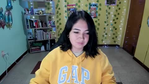 Snapshot of littleprety6969 chatting on January 13, 1:23 am Mia Wednesday to Sunday 730 am to 1030 am Colombian Hour D online show from January 13, 1:23 am
