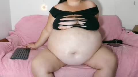 Snapshot of littlesammysexy chatting on February 6, 10:32 pm Sammy online show from February 6, 10:32 pm