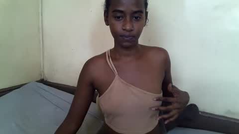 Snapshot of littlesandie chatting on March 12, 12:04 pm littlesandie online show from March 12, 12:04 pm
