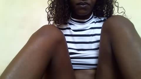 Snapshot of littlesandie chatting on September 15, 7:32 am littlesandie online show from September 15, 7:32 am