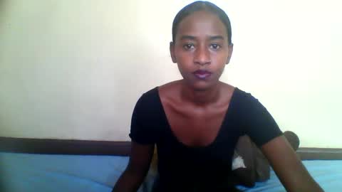 Snapshot of littlesandie chatting on February 12, 5:15 am littlesandie online show from February 12, 5:15 am
