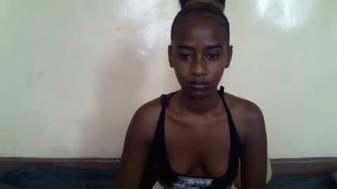 Snapshot of littlesandie chatting on February 24, 5:43 am littlesandie online show from February 24, 5:43 am