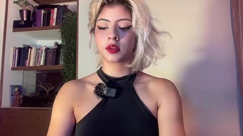 Snapshot of lizambarr chatting on February 24, 4:38 am Lizeth online show from February 24, 4:38 am