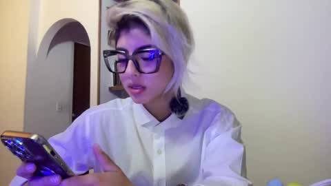Snapshot of lizambarr chatting on February 19, 11:57 pm Lizeth online show from February 19, 11:57 pm