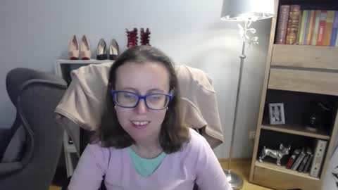 Snapshot of lizzy_sparkle chatting on September 18, 4:27 am Lizzy online show from September 18, 4:27 am