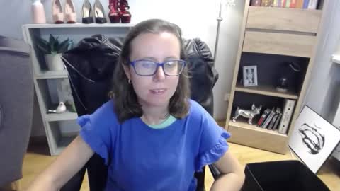 Snapshot of lizzy_sparkle chatting on September 10, 4:24 am Lizzy online show from September 10, 4:24 am