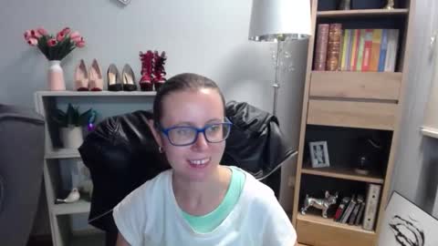 Snapshot of lizzy_sparkle chatting on September 9, 4:23 am Lizzy online show from September 9, 4:23 am