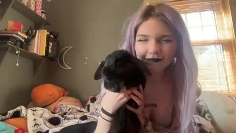 lizzybunny online show from March 5, 1:50 pm