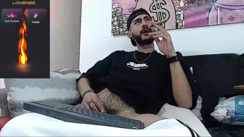 Snapshot of lobocruzhair1 chatting on September 17, 5:55 am lobocruzlatino online show from September 17, 5:55 am