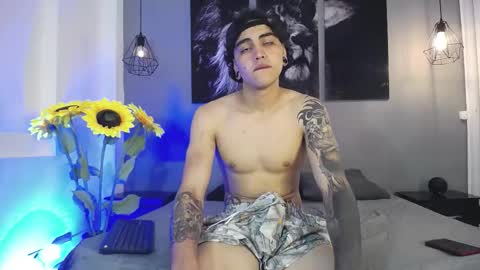 logan_peach5 online show from September 15, 11:44 am