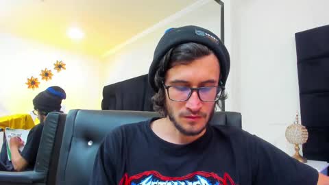 Loggan online show from March 12, 8:52 pm