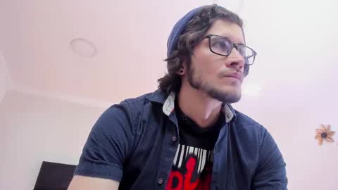 Loggan online show from January 26, 8:34 pm