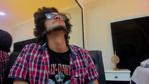 Loggan online show from January 29, 8:35 pm