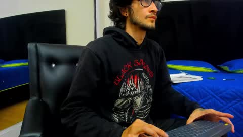 Loggan online show from February 5, 2:08 am
