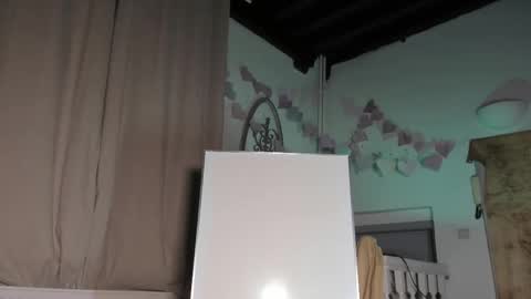 Snapshot of lola_belgium chatting on February 19, 8:41 pm lola_belgium online show from February 19, 8:41 pm
