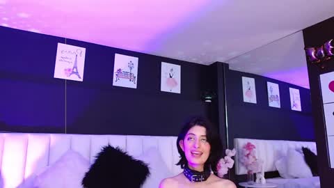 Lola online show from March 5, 4:46 pm