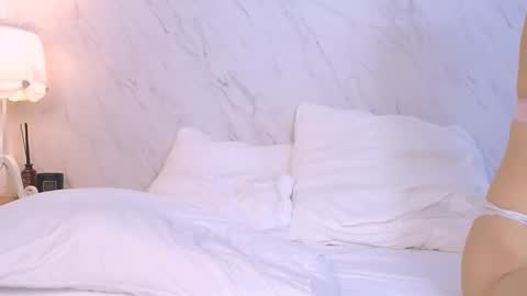 Snapshot of lola_lewis chatting on February 27, 2:25 am lola_lewis online show from February 27, 2:25 am