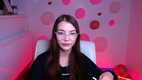 Snapshot of lola_looo chatting on March 10, 10:18 am Daniel online show from March 10, 10:18 am