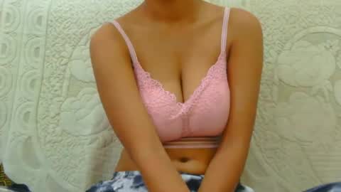 lolaa online show from January 15, 10:06 am