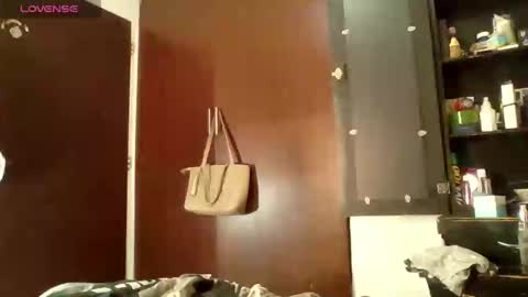 Snapshot of lolaa_staars chatting on December 7, 2:14 am lolaa_staars online show from December 7, 2:14 am