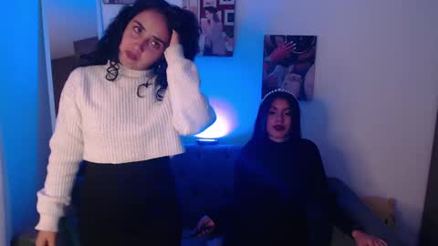 lolaandcamille online show from February 25, 1:53 pm