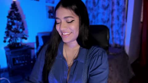 lolaasmith_21 online show from December 22, 11:22 am
