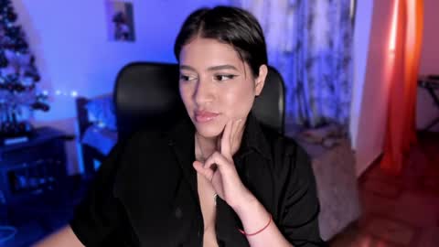lolaasmith_21 online show from December 21, 8:43 pm