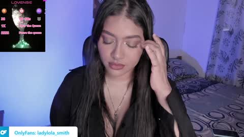 lolaasmith_21 online show from January 6, 10:15 pm