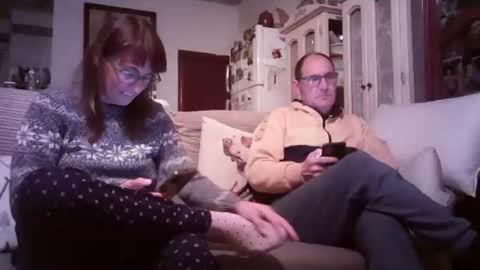 Snapshot of lolahueso chatting on March 4, 7:43 pm LOLA HUESO y ERIC online show from March 4, 7:43 pm