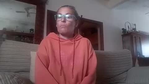 Snapshot of lolahueso chatting on February 7, 3:41 pm LOLA HUESO y ERIC online show from February 7, 3:41 pm