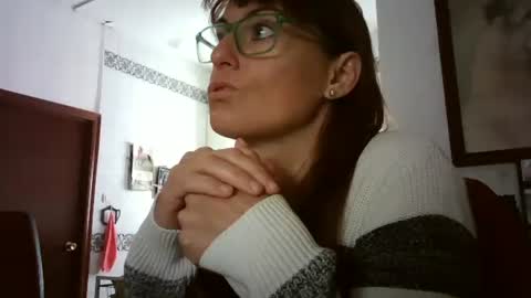 Snapshot of lolahueso chatting on March 8, 9:39 am LOLA HUESO y ERIC online show from March 8, 9:39 am